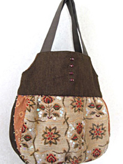 ゴブラン織りを使ったビーズ刺繍のバッグ